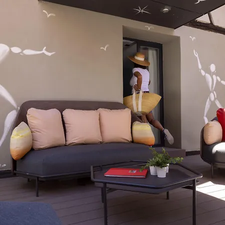 Le Pavillon 7
