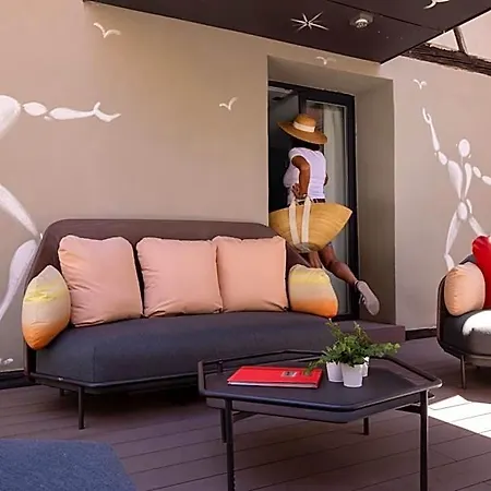 Le Pavillon 7 4* 오베르네