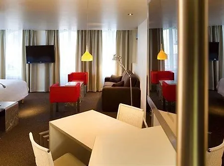 Le Pavillon 7 Ομπερναί